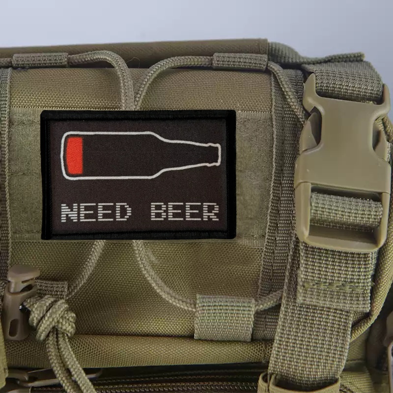 ビールが必要服にプリントパッチ戦術士気バッジフックループパッ - Rucksack Military Style のレビューと価格